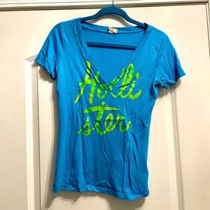 Hollister shirt size medium